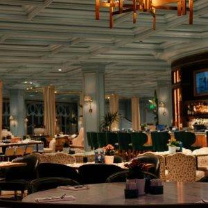 Musica da ristorante di lusso e concept: come si costruisce un’esperienza coerente 2 Musica da ristorante di lusso e concept: come si costruisce un’esperienza coerente 1